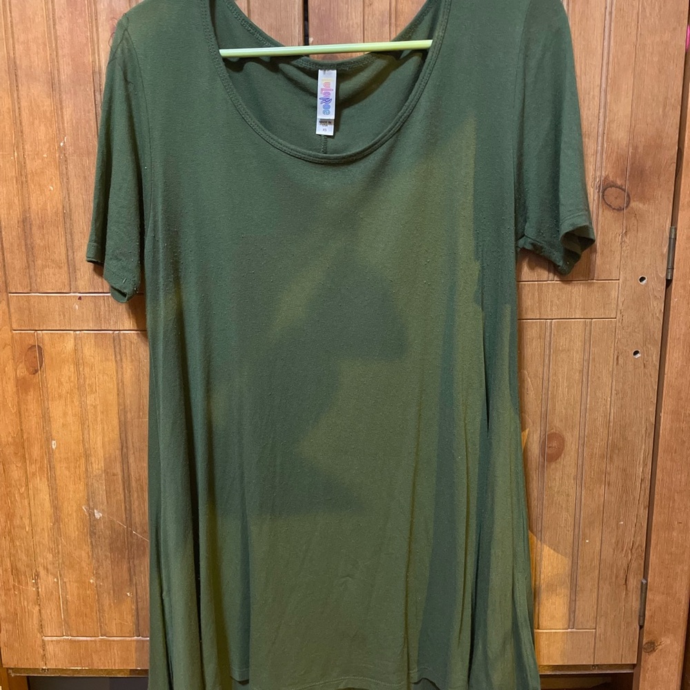 LuLaRoe Forest Green Short Sleeve Tee